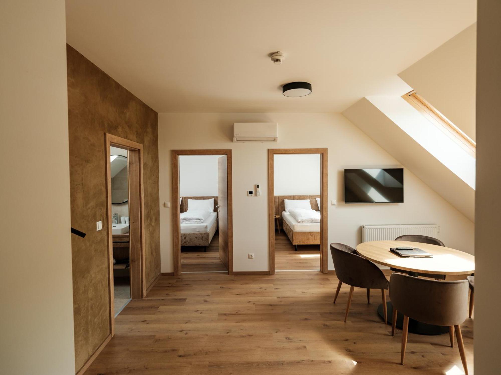Hotel Neustifter ポイスドルフ エクステリア 写真