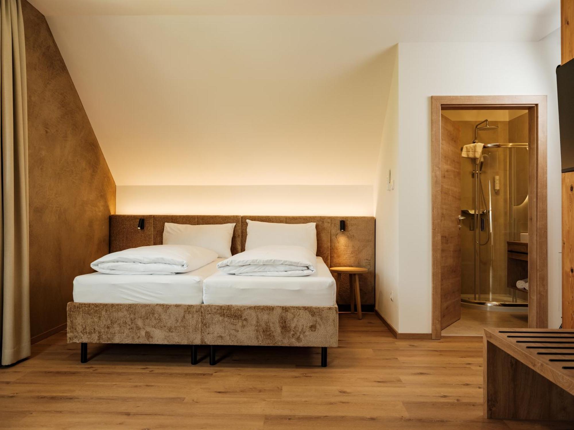 Hotel Neustifter ポイスドルフ エクステリア 写真